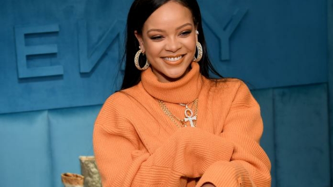 Rihanna vogue 